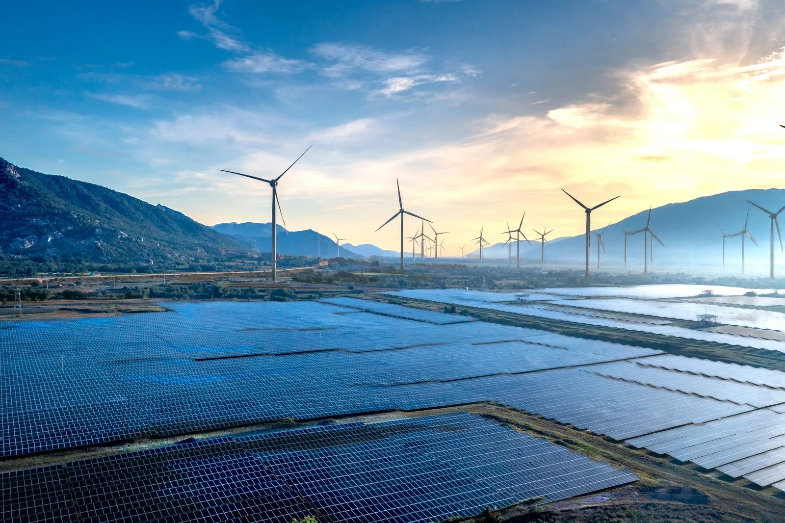 Enterprise data centres, powered by the wind and sun